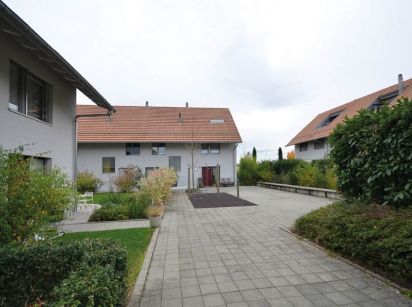 Pens  Cour Exterieure 1  I